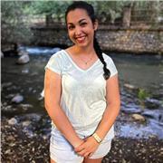 Encantada. Me llamo Sandra y me gustaría ayudaros a formar el futuro de vuestros pequeños.Realice el grado universitario de Educación Infantil y tengo experiencia trabajando en colegios como profesora además de dar clases de apoyo educativo a ni